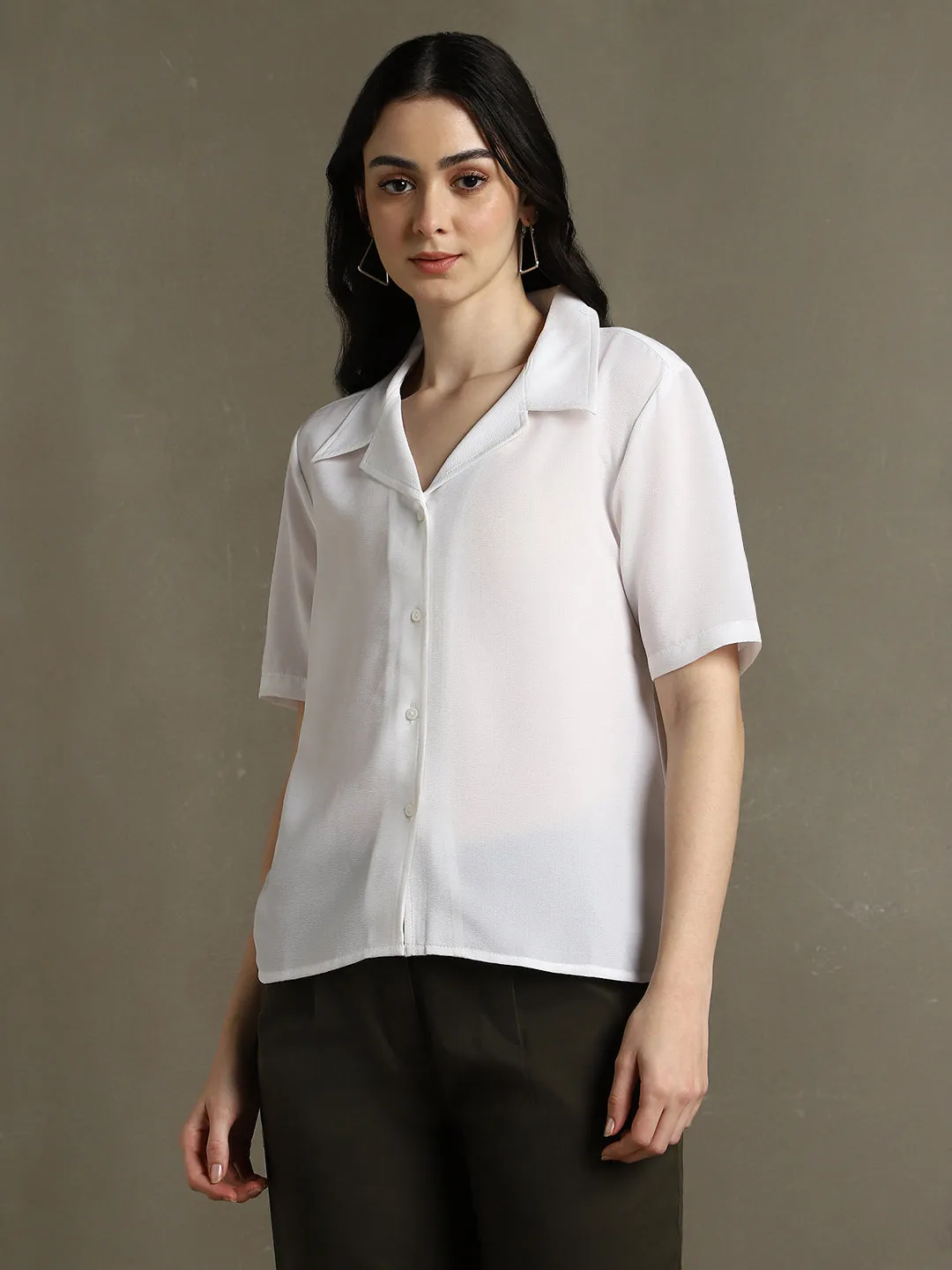 DL Woman White Solid Lapel Collar Half Sleeves Shirt