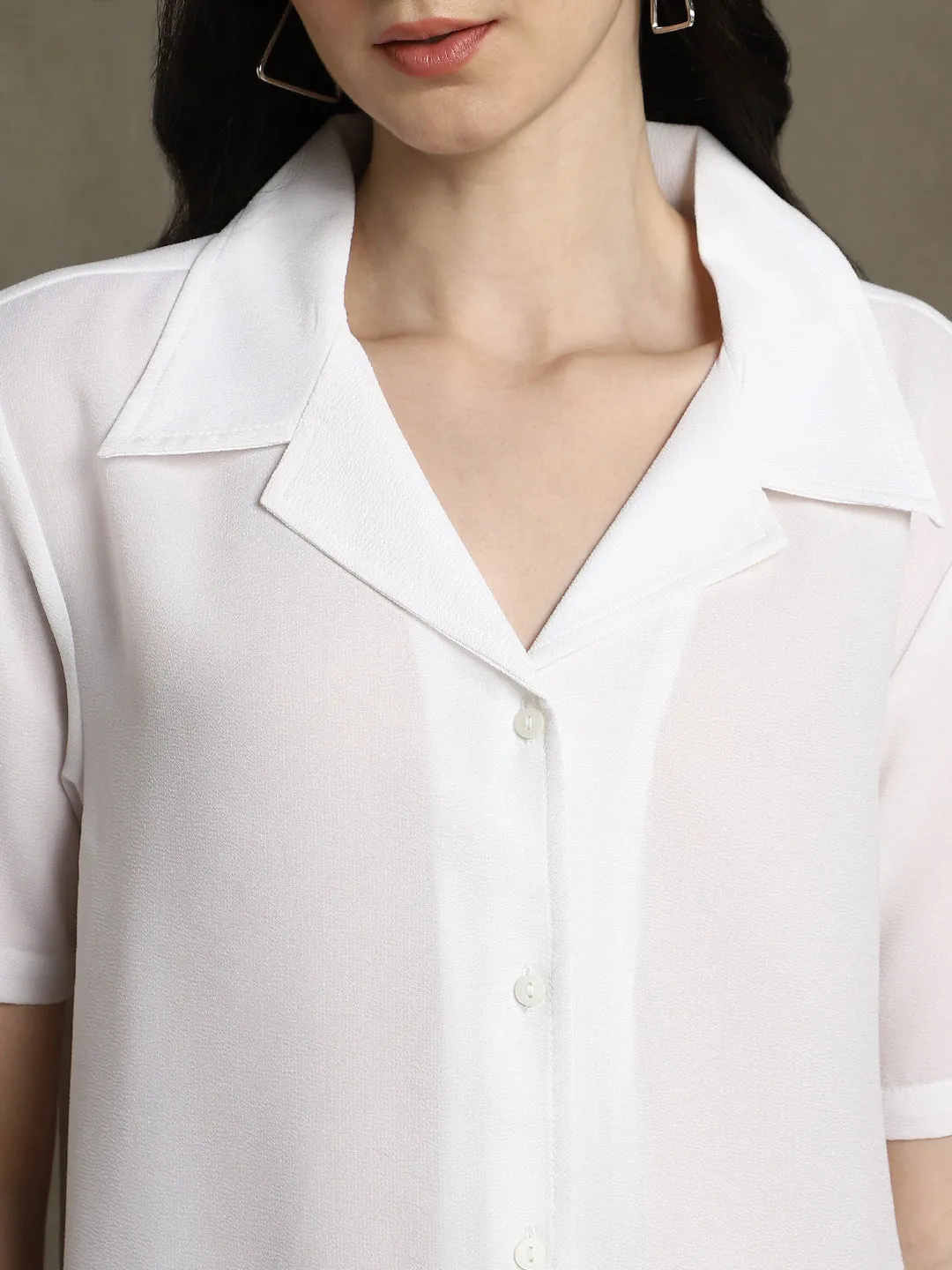 DL Woman White Solid Lapel Collar Half Sleeves Shirt