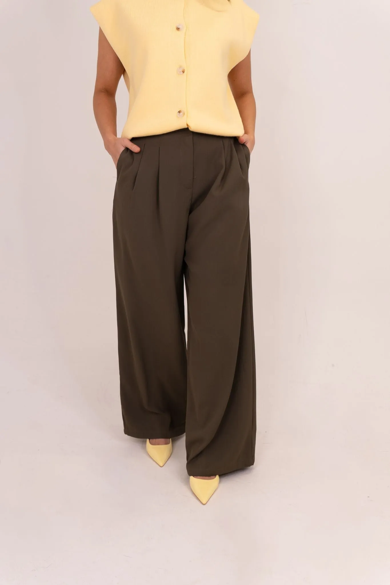 Willow Wide Leg Trousers In Khaki